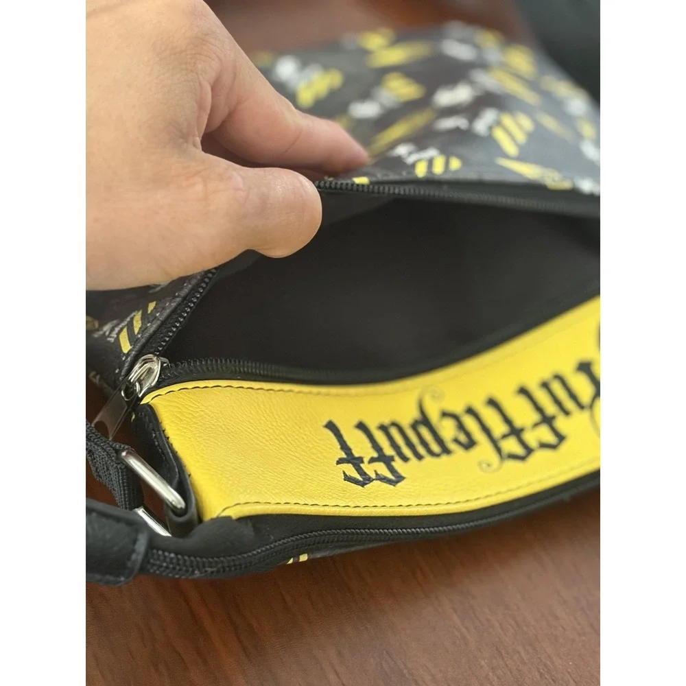 Harry Potter Hufflepuff Black & Yellow Crossbody Shoulder Bag Loungefly Purse